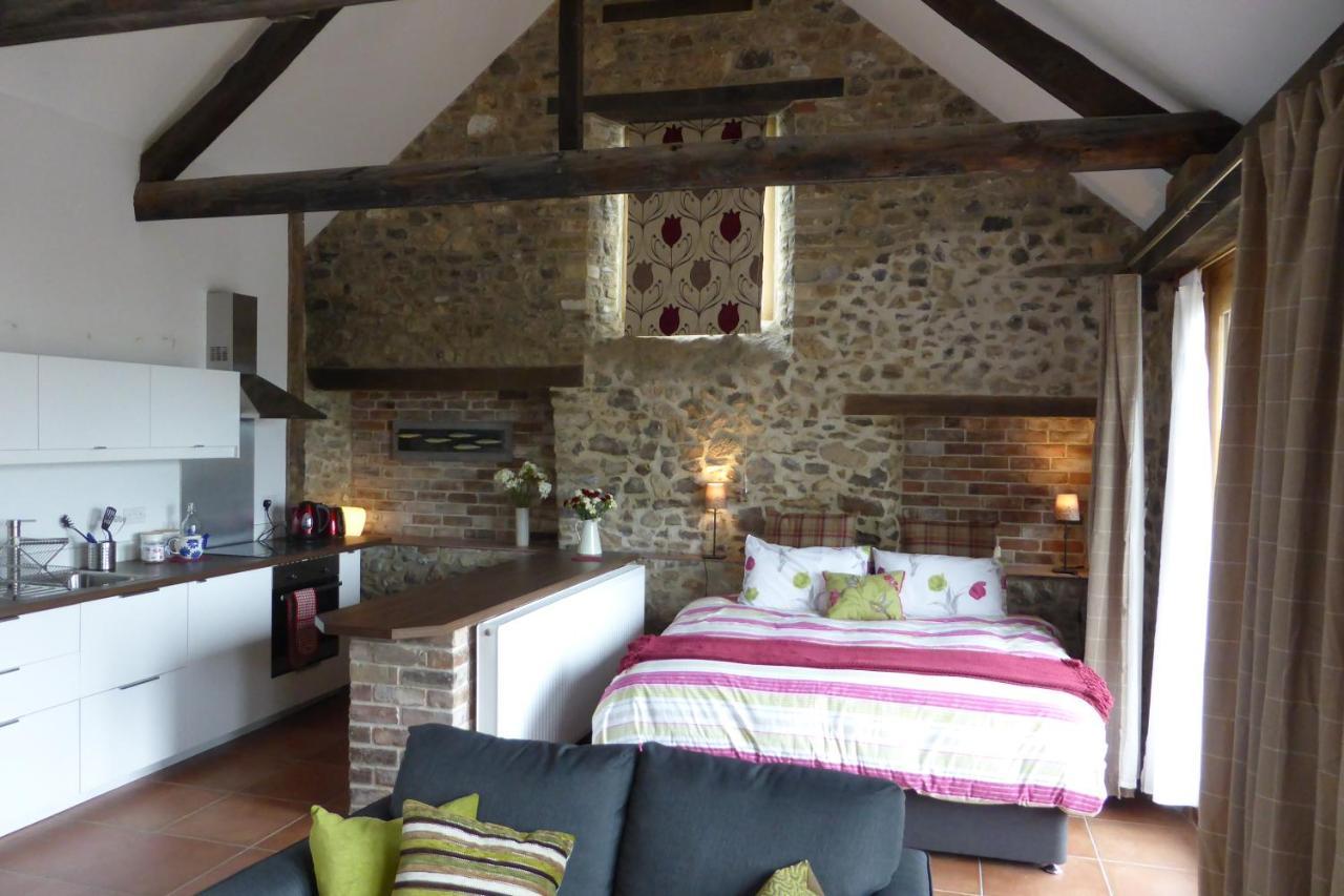 The Cart Barn Villa แอ็กซ์มินสเตอร์ ภายนอก รูปภาพ